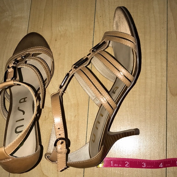 Unisa T-Strap Leather Sandals - Picture 2 of 5